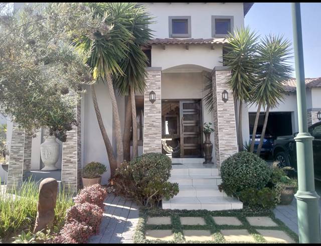 4 BEDROOM HOUSE FOR SALE IN SUNWARD PARK